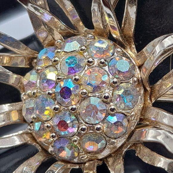 Vintage Sarah Coventry Gold Tone "Allusion Flower Brooch Pin 1968 Signed 3.5" - Picture 7 of 10